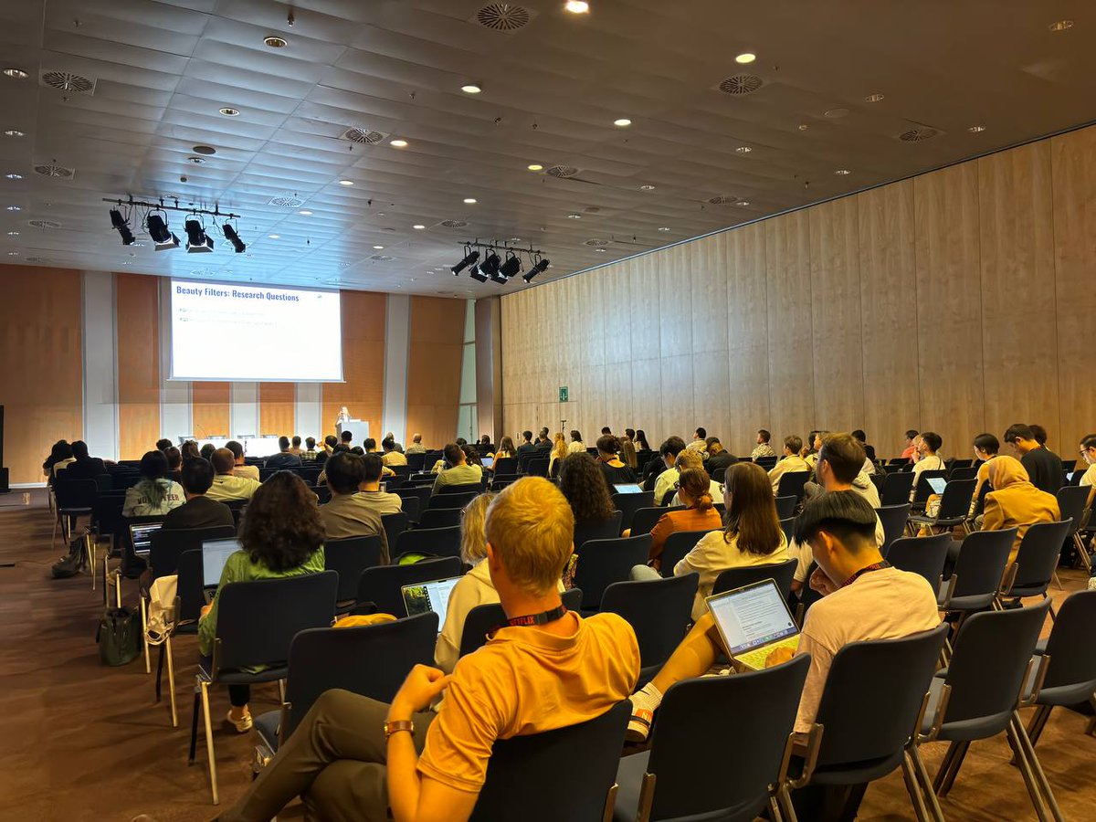 kdd_news's tweet photo. Day 3 at #KDD2024!

Time for Research and ADS tracks Presentations + our special days! 🚀

https://t.co/Df7fwcUoIz https://t.co/fMgJZ7NfxV
