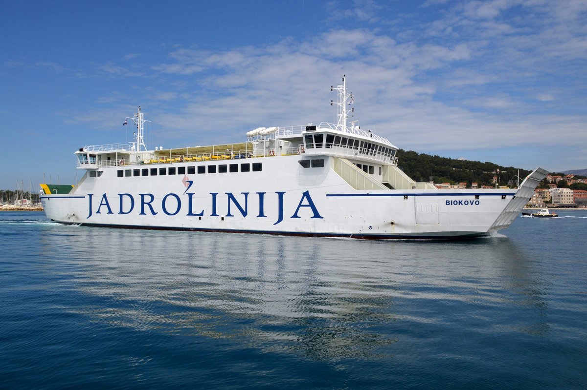 #BRODOGRADNJA 🇭🇷

Iz brodogradilišta Brodosplit pozdravljaju odluku da se Jadrolinijina flota počne obnavljati novim brodovima. 
Uvjereni su da će svojom kvalitetom i cijenom graditi najviše njih, pogotovo velikih za koje imaju najveće reference i znanja. skveranka.com/2024/08/26/hrv…