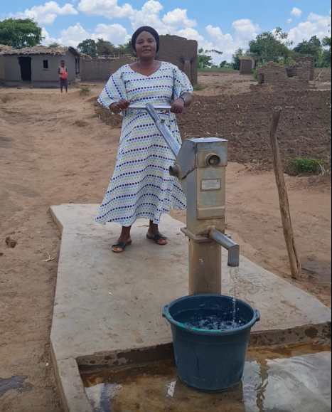 Did you know? Over 40% of rural water points in Malawi are broken at any given time. This #WorldWaterWeek, let's work together to change that. Our goal is to ensure every community has reliable access to safe water through repair and maintenance of community waterpoints. 💧
