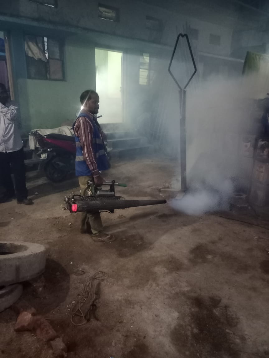 AFalaknuma's tweet photo. @NazeerShoe23183 @GHMCOnline @CommissionrGHMC Fogging operation done at Kalapather Ramnaspura Division https://t.co/Q3fcFa3kCQ