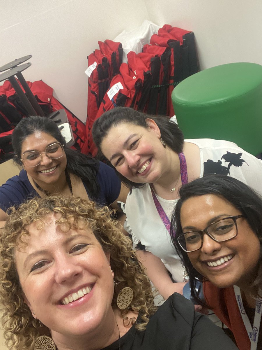 eCrets's tweet image. Packed up the poster boards from @PeterMacRes student open day @PeterMacCC . Congrats to all involved especially @PMacStudents volunteers and my team (best in the business!)