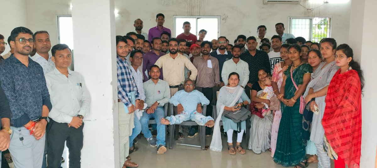 ये हर जिले से उठ रही चिंगारी है, जो आगामी 21 तारीख को ज्वालामुखी बनकर धधकेगी।
हर कोई उत्तम शिक्षा,स्वास्थ्य व गरीबी मुक्त जिंदगी चाहता है।
<a href="/vishnudsai/">Vishnu Deo Sai</a> जी आप रोजगार देने की बात कहकर मुकर रहे हैं।
आदिवासी क्षेत्र के बच्चों को शिक्षा से वंचित कर रहे हैं।