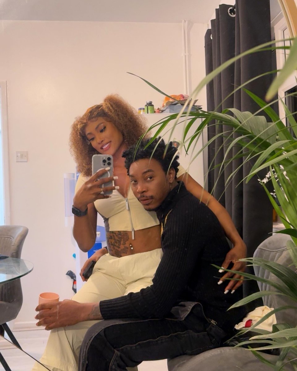 OneJoblessBoy's tweet photo. "LOYAL! For over ten years all she got from me was pain, tears, and heartbreaks. But she never gave up on me"

Solidstar celebrates his wife.