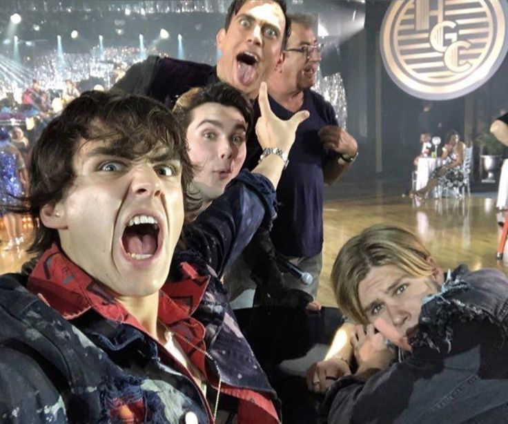 sweetieghosts's tweet image. julie and the phantoms: behind the scenes