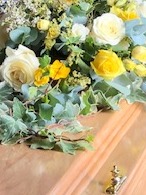 Funeral roses carry different meanings based on their colours. White roses symbolise spirituality and innocence, red roses evoke love and grief, yellow roses represent friendship, and dark pink roses express thankfulness to the deceased. #Roses #Funeral #Hurst