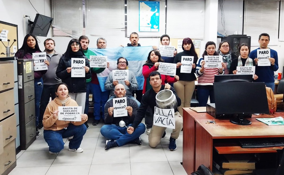 ChimiChipita's tweet photo. Época en lucha. Alertas en El Litoral y El Libertador. 

Repito, cuando quieran criticar algo, critiquen a los que agarran la torta, los trabajadores de prensa hoy cobran(mos) sueldos que no llegan ni al mínimo vital y móvil y nadie dice nada. Quién vive con 200 mil al mes? https://t.co/GNLVBq6z7i