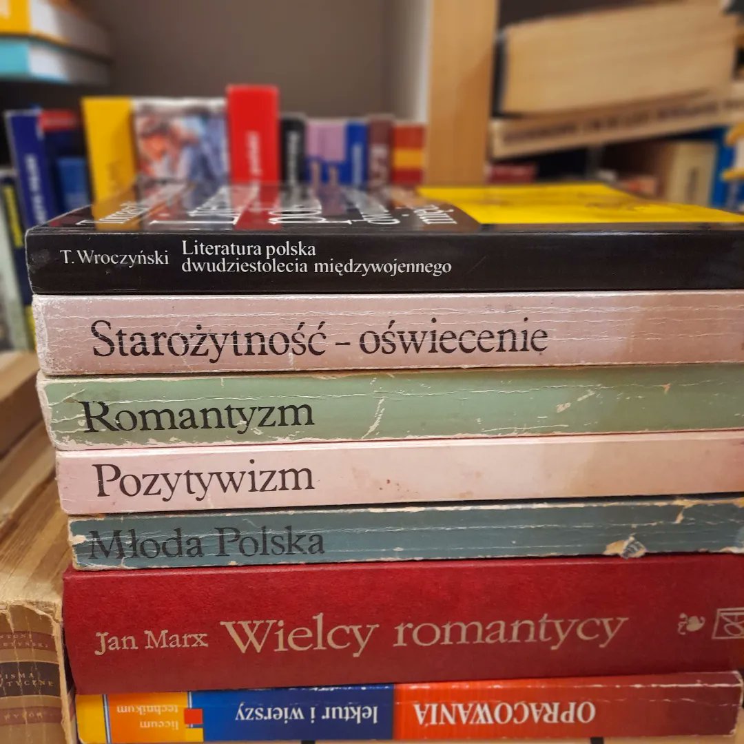 TorunskiA's tweet photo. Rok szkolny blisko, literaturę warto poznawać zawsze, ale jeśli trzeba się przygotować do konkretnych egzaminów, to książki z naszego antykwariatu chętnie pomogą. #książki #księgarnia #antykwariat #Toruń #jezykpolski #podręcznik #Kompendium #nauka #szkoła #ToruńskiAntykwariat https://t.co/ndBbytxuqC