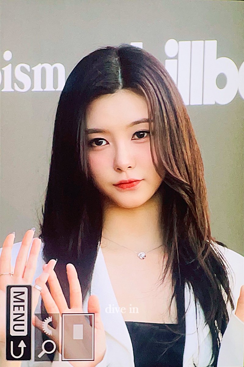 DIVEIN_DY's tweet photo. 240827 얼굴 미쳤는데 진짜

#김다연 #KIMDAYEON #케플러 #Kep1er https://t.co/JKzzTAE6ll