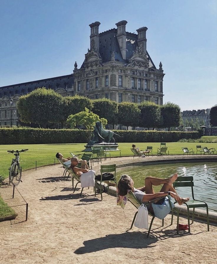 pradavante's tweet photo. you, me and jardin des tuileries 🤍 https://t.co/7j9IlxafY2