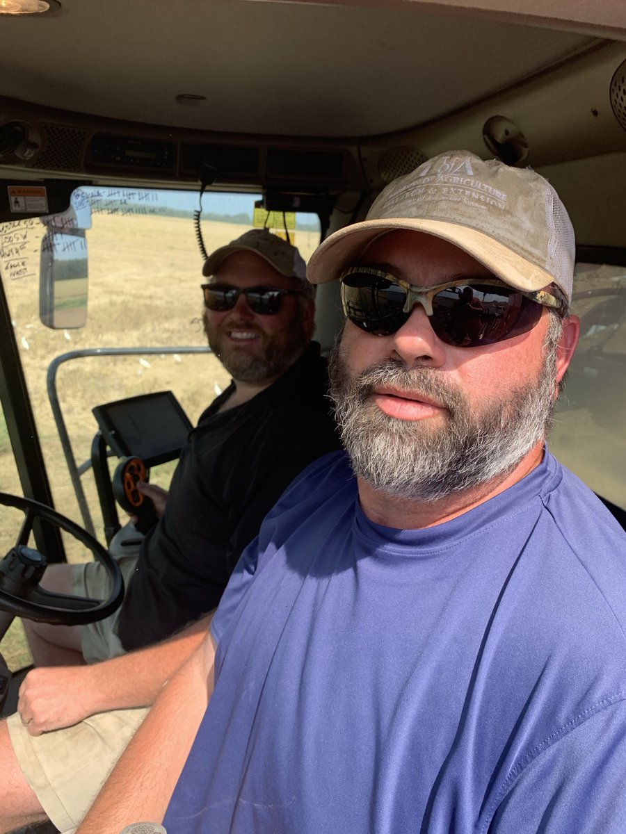 Seth Tucker (driving) and Drew County Agent Scott Hayes harvested the most Crop for a Drop contest in row rice. Good luck Seth ⁦<a href="/RussParker11/">Russ Parker</a>⁩ ⁦<a href="/cghenry_UA/">Chris Henry</a>⁩ ⁦<a href="/uaex_ag/">Arkansas Extension Agriculture</a>⁩ ⁦<a href="/CropPerDropAr/">Arkansas Crop Per Drop Contest</a>⁩