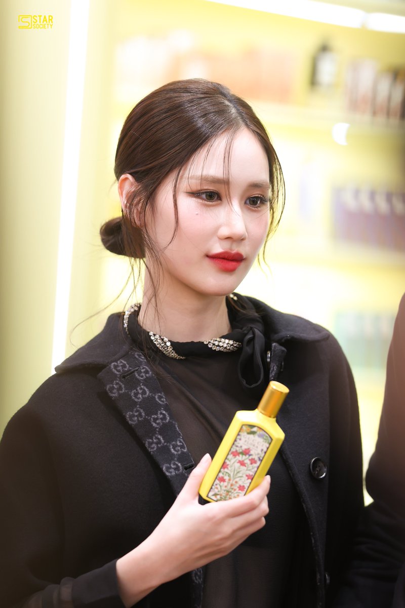 STARSOCIETY_TH's tweet photo. "เจน รมิดา" ร่วมเปิดโฉมใหม่ "Beauty Galerie" ณ เซ็นทรัลชิดลม เดสติเนชันที่รวมแบรนด์ผลิตภัณฑ์และบริการความงามระดับเวิลด์คลาสในประเทศกว่า 150 แบรนด์ 

#janeeyeh
#JaneeyehXGucciBeauty 
#CentralBeautyAwards2024
#CentralBeautyclub
#BeautyGalerie
#CentralDepartmentStore https://t.co/CIgAGXWA35