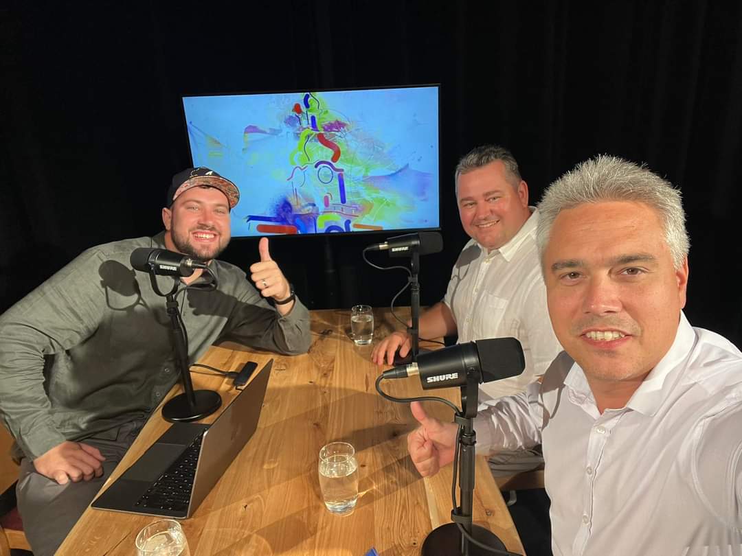 P_Studnicka's tweet photo. #Podcast 🎙| Chystáme pro vás první díl ČelákVOICE🤩!

Podcast města #Čelákovice s osobnostmi nejen z Čelákovic. Nezapomeňte nás sledovat! 

☝🏻 Dotazy je možné posílat na 📧 celakvoice@gmail.com. https://t.co/O5NHlzQYsF