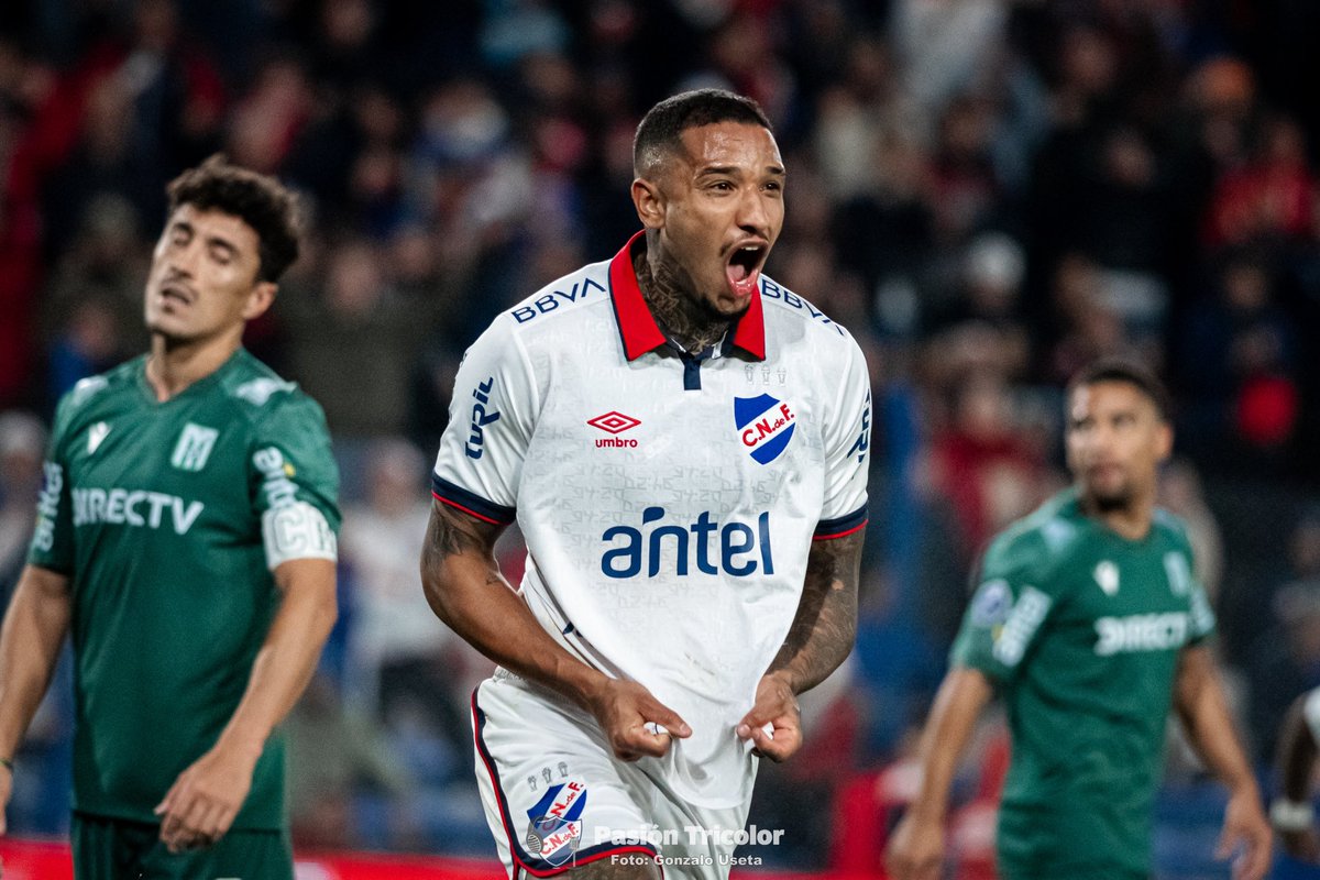 PasionTricolor1's tweet photo. #FuerzaJuan 🙏🏼🔵⚪️🔴 https://t.co/h8LlUIDvvM