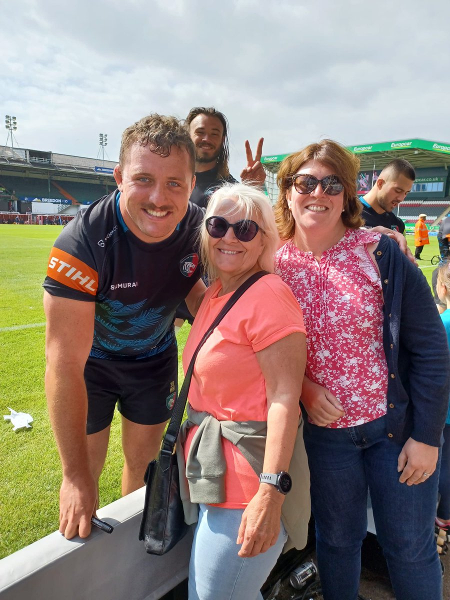 Fun in the sun yesterday, thank you <a href="/LeicesterTigers/">Leicester Tigers</a> and squad for all the chats and photos!