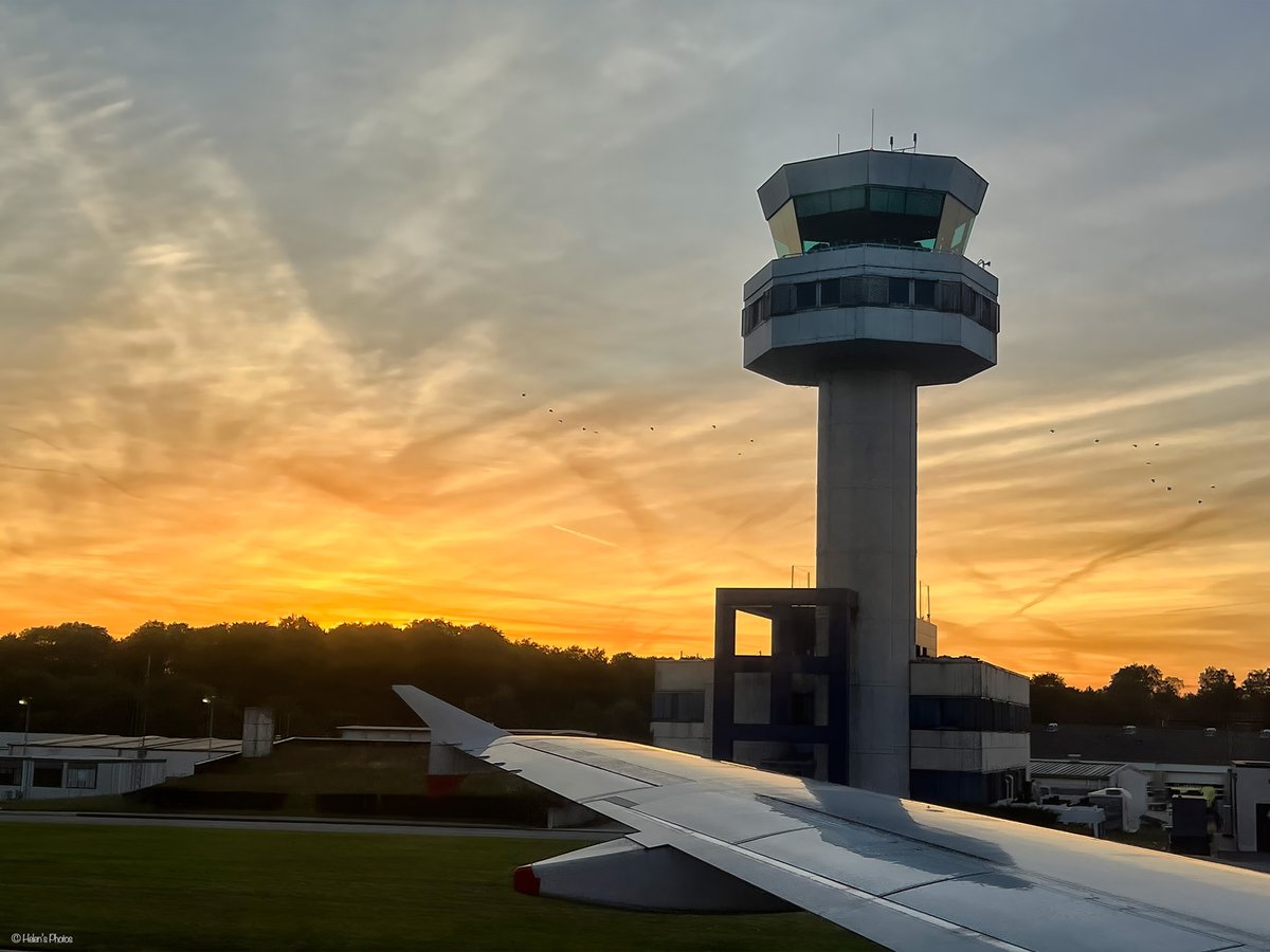 Helensphot0s's tweet photo. Findel (Luxembourg ATC Tower) at #sunset 
#avgeek #ATCTower #Findel #Luxembourg #aviationphotography #aviation #iPhone #tower #Airport #Lux @luxairport #viewfrommywindow https://t.co/NoS7HllVjz