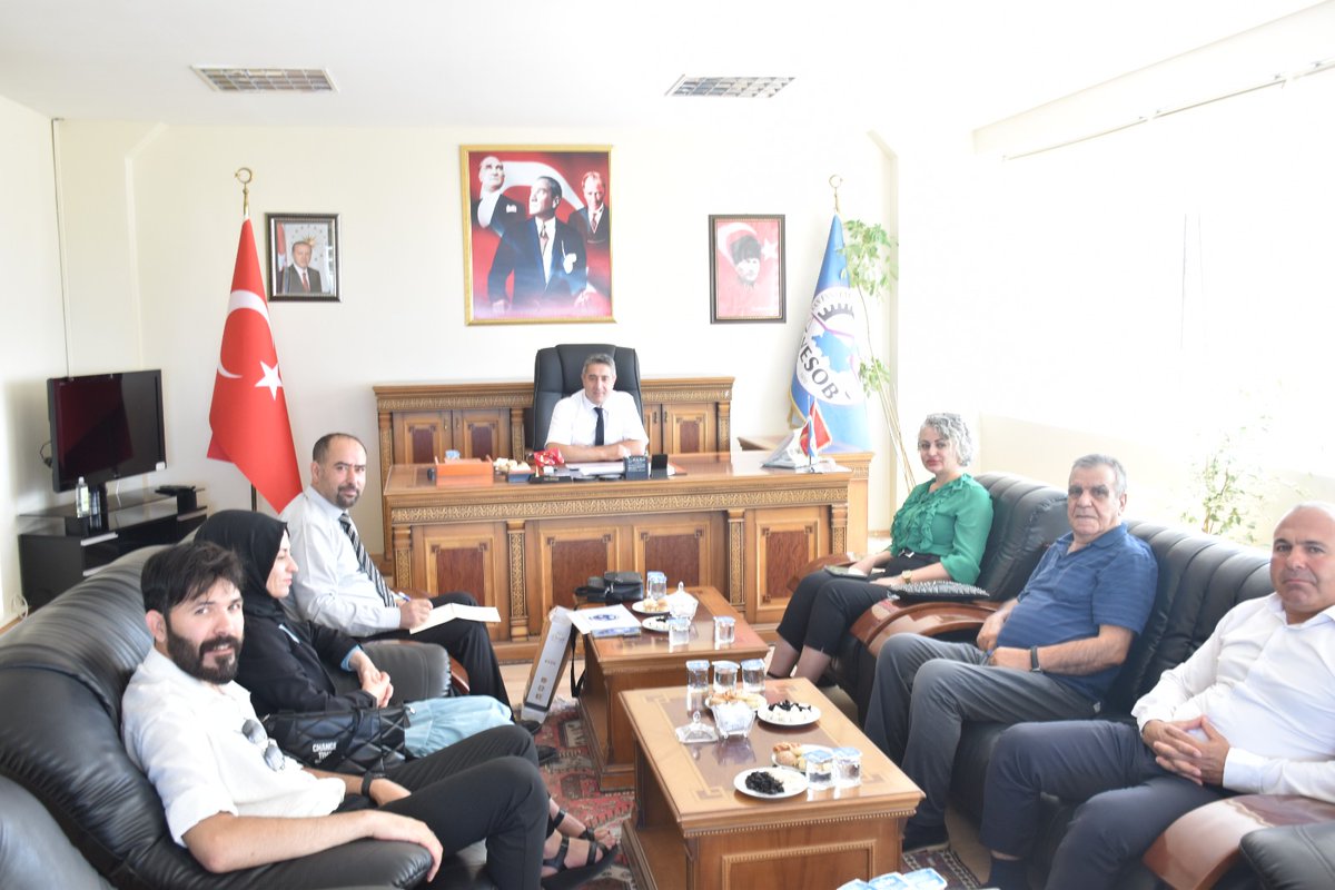 TÜGYAP KURUCUSU YASİN İPEK BEY VE EKİBİ İLE ODALAR BİRLİĞİ Nİ ZİYARET ETTİLER YAPILAN ÇALIŞMALAR HAKKINDA BİLGİ VERDİLER  ŞEHRİN AKTİFLERİ İLE YAPILMASI ÖNCELİKLİ ESNAF VE SANATKARLAR A VERİLECEK HİZMETLERİ ÖN PLANA ÇIKARMAK İÇİN ELİMİZDEN GELEN DESTEK İÇİN SÖZÜNÜ ALDIK .