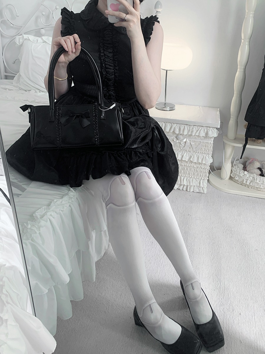 42lolita_'s tweet photo. With these socks, who can even tell the difference between me and a BJD doll? 😉
Shop link: https://t.co/qrcPSrnbsR
#lolitasocks #lolitaaccessories #bjdsocks #42lolita #UniqueSocks https://t.co/BSZqFkydid