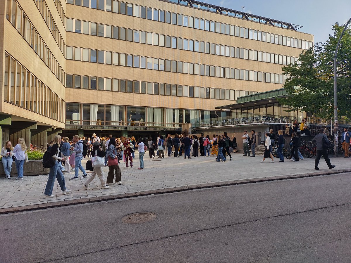 Kai Nordlund (@kai_nordlund) on Twitter photo Ilo nähdä uusien opiskelijoiden vilinää yliopistolla <a href="/helsinkiuni/">University of Helsinki</a> - tervetuloa kaikki fuksit! Ilo nähdä uusien opiskelijoiden vilinää yliopistolla <a href="/helsinkiuni/">University of Helsinki</a> - tervetuloa kaikki fuksit!
