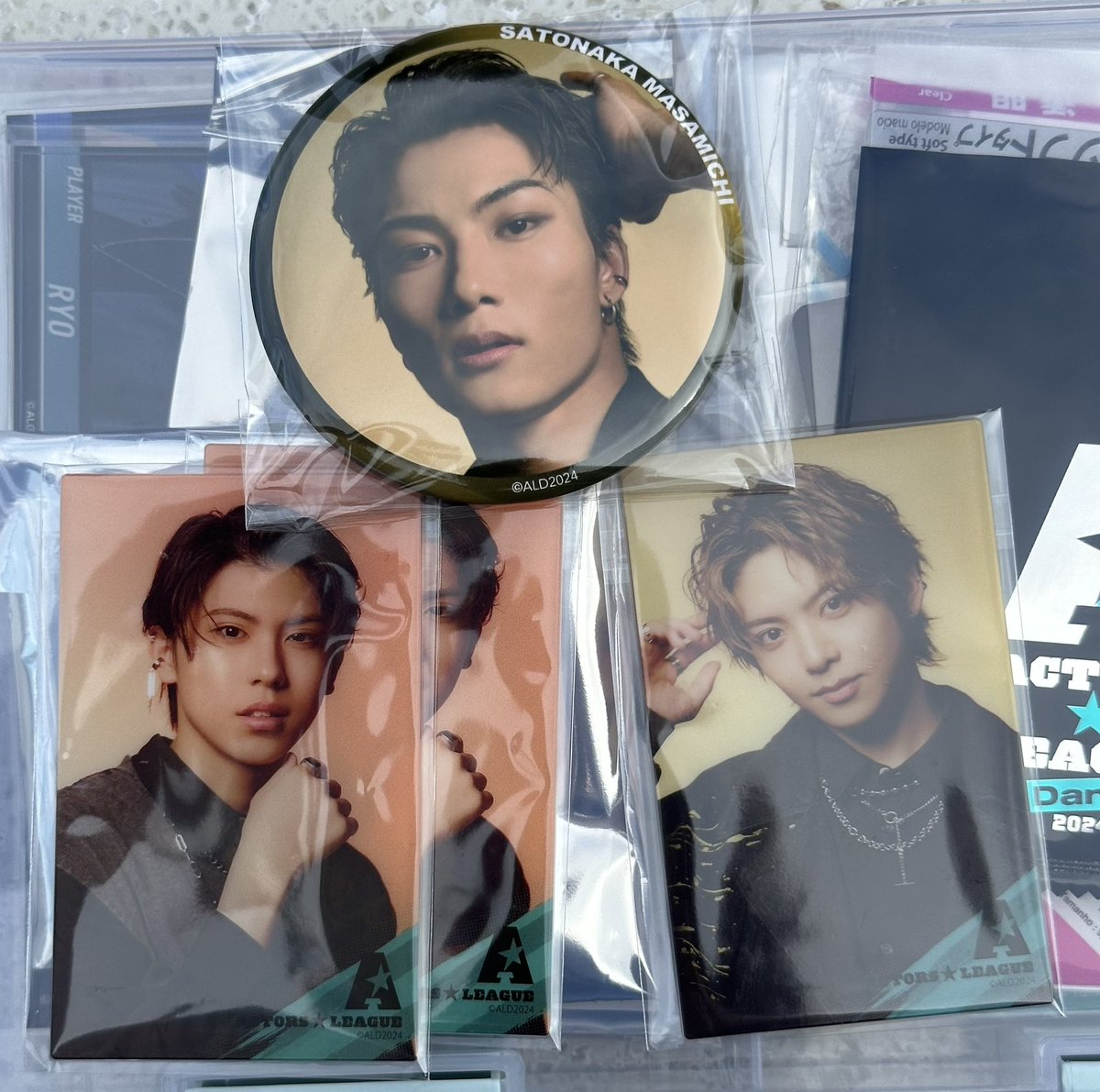 【交換】ACTORS☆LEAGUE in Dance アクターズリーグ アクタリ ダンス A☆Lくじ　

求:高野洸 阿部顕嵐

譲: くじ
IDフォト　TM(黄)
4カットフォト　SPI　坂田
アクリルカード　高野ゆ×2  石川
缶バッジ　里中

異種交換OKです。

現地近くにおります。
よろしくお願いいたします。