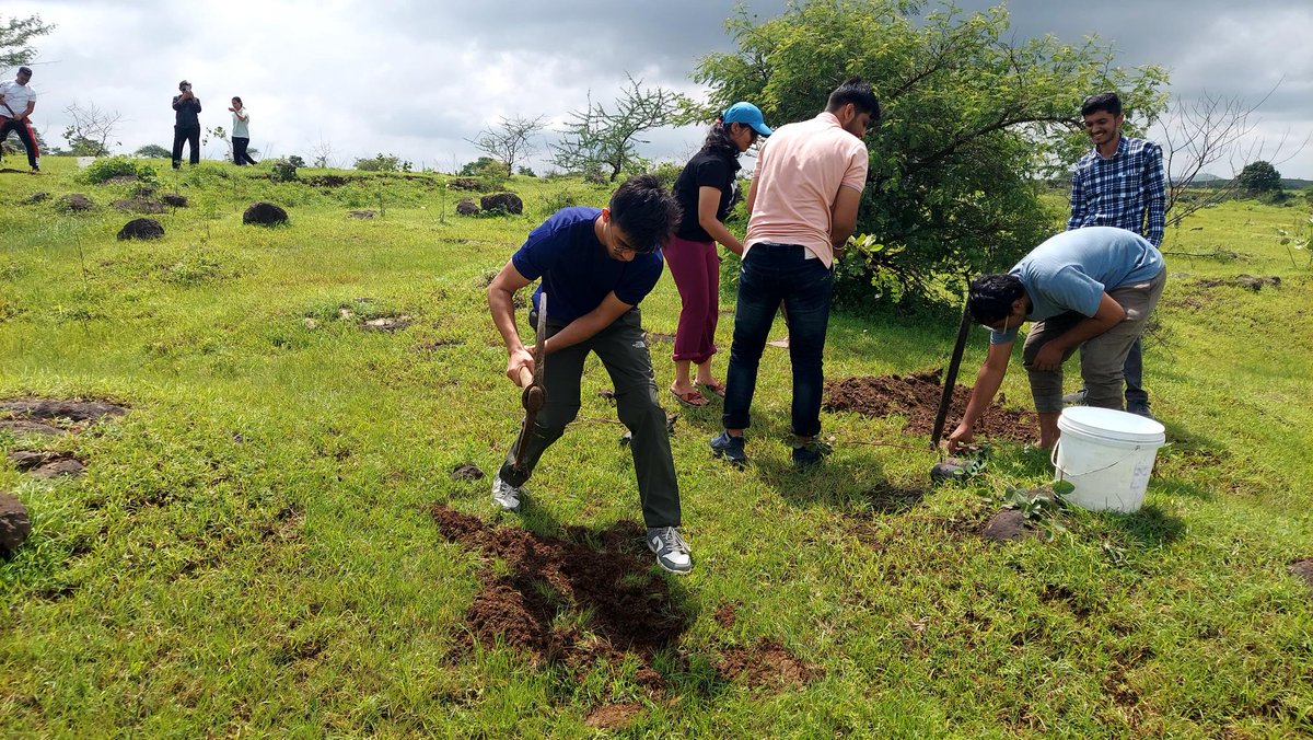 CSR_Persistent's tweet image. Persistent Foundation organized a tree plantation drive at Khed and Velhe, partnering with BAIF and ASTHA. Our volunteers planted 235 trees, contributing to our commitment to sustainability and a greener future. 🌍💚 

#PersistentFoundation #TreePlantation #CSR