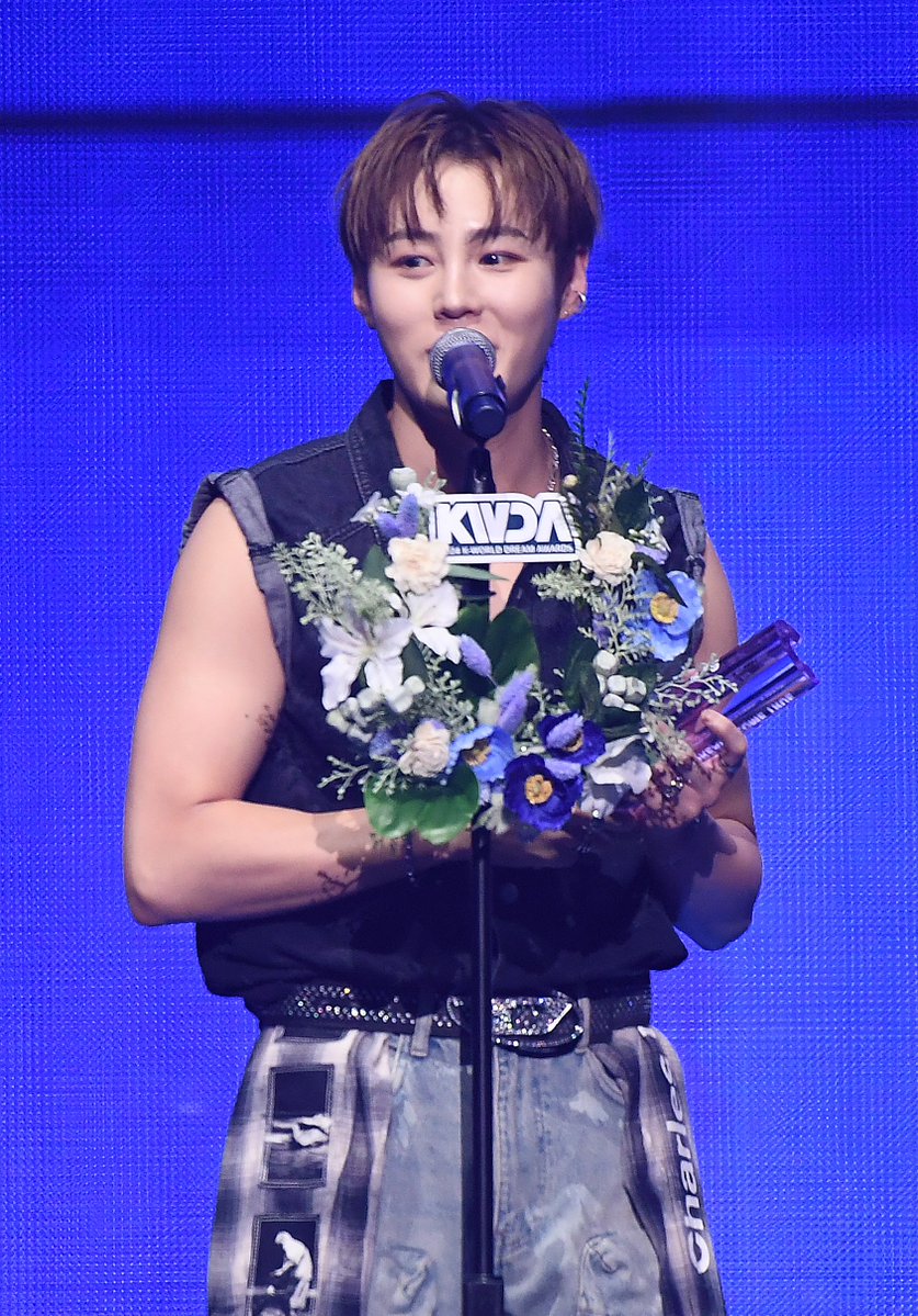 K-WORLD DREAM AWARDS tweet media