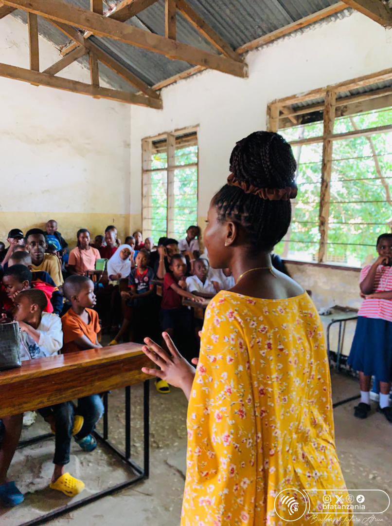 bfatanzania's tweet photo. "A passionate leader inspires young minds, encouraging them to dream big and believe in their potential. Together, we are shaping a brighter future for our communities."

_This is what Builders of Future Africa stand for._

*Education is the foundation of empowerment.*

#bfatz https://t.co/hD56T7DEzz