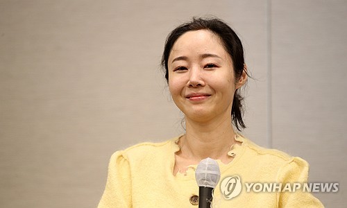 민희진, 어도어 대표이사 물러난다…김주영 신임 대표 선임
yna.co.kr/view/AKR202408…