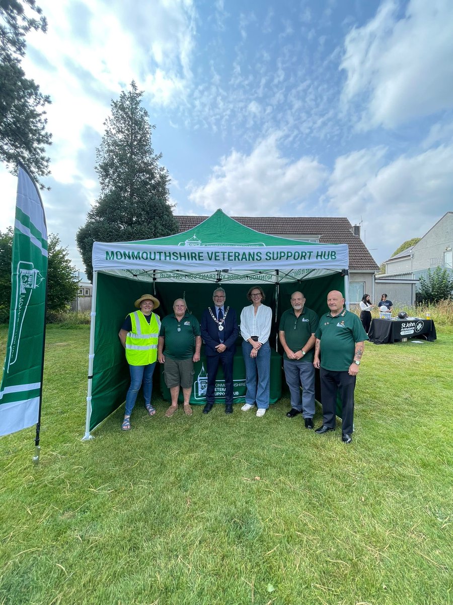 Catherine Fookes MP (@catherinefookes) on Twitter photo Brilliant afternoon speaking with residents and enjoying music from the <a href="/AberBoroBand/">AbergavennyBoroBand</a>, Tenovus Choir and Choirs for Good at Picnic at the Park in Abergavenny.
Well done <a href="/AbergavennyTC/">Abergavenny Town Council</a> for putting on a fantastic event, and Friends of Bailey Park for beautifying the park. 👏 1/2 Brilliant afternoon speaking with residents and enjoying music from the <a href="/AberBoroBand/">AbergavennyBoroBand</a>, Tenovus Choir and Choirs for Good at Picnic at the Park in Abergavenny.
Well done <a href="/AbergavennyTC/">Abergavenny Town Council</a> for putting on a fantastic event, and Friends of Bailey Park for beautifying the park. 👏 1/2