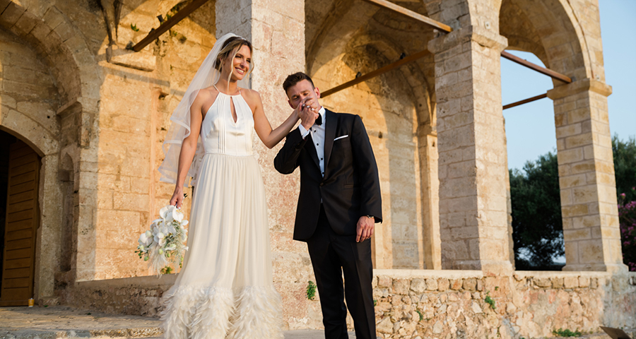 Chic&StylishWeddings tweet media