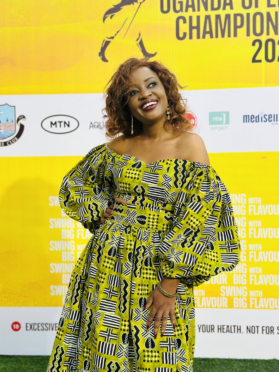 Welcome back from the weekend, this is how we showed up for the Enteebe Club golfers on Saturday...💚🎵 
This time we were "demure" in our styling...😁 I really enjoyed how these colors and style all came together beautifully...
@weru_clothing on this one.👍🏽👗 #SingersLife