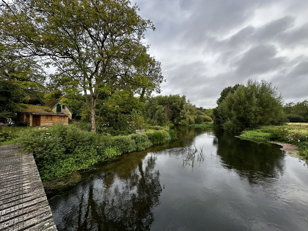 dptraininguk's tweet photo. Delivering a 1-Day Outdoor First Aid course today for the Piscatorial Society &amp; the Wild Trout Trust, here on the River Avon, in Hampshire, UK. https://t.co/3npNJWmHPD