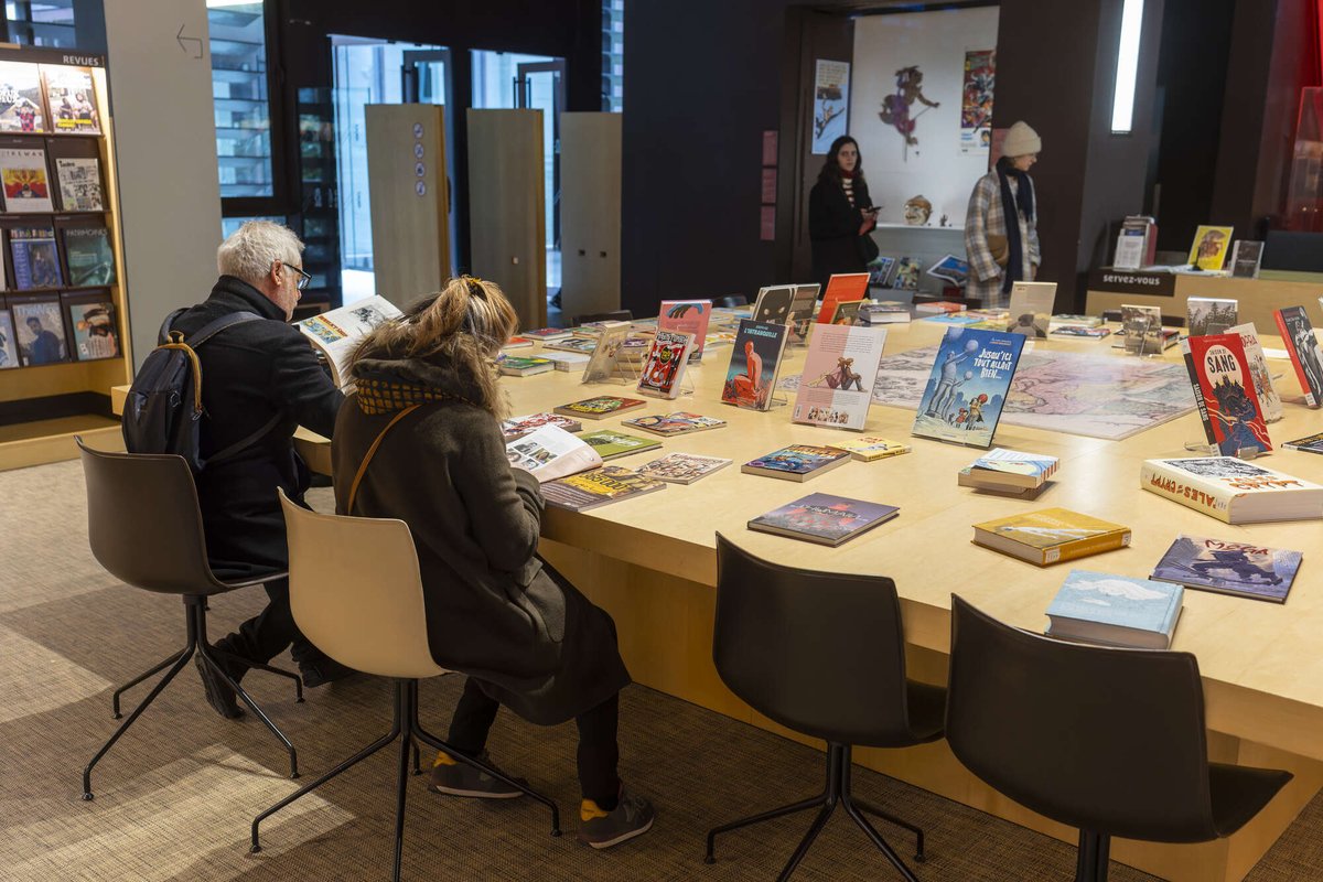quaibranly's tweet photo. #Rentrée2024 🎒

🎓️ Le @quaibranly fait sa rentrée !

📚️ #Expositions ; 💃 #Spectacles ; 🗣️ #Conférences ; 💬 #Rencontres ; 🎥 #Cinéma ; ✊ #Colloques.. On vous attend !

👉️ Retrouvez toute l'#actualité du musée en ligne : https://t.co/CmN7Eqm8iV https://t.co/YWqgpKjvUF