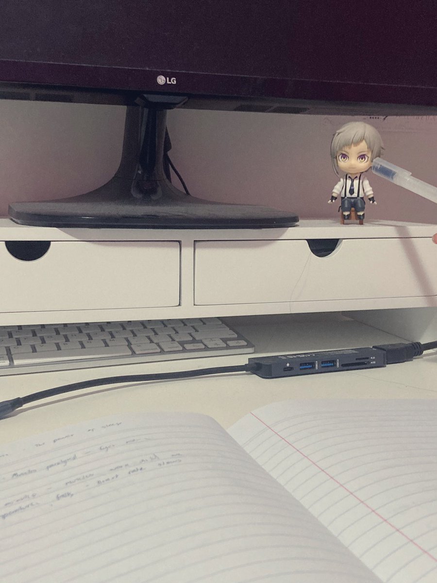 daz1ai's tweet photo. studying and look how stupid he looks https://t.co/RCNsaDhk5k