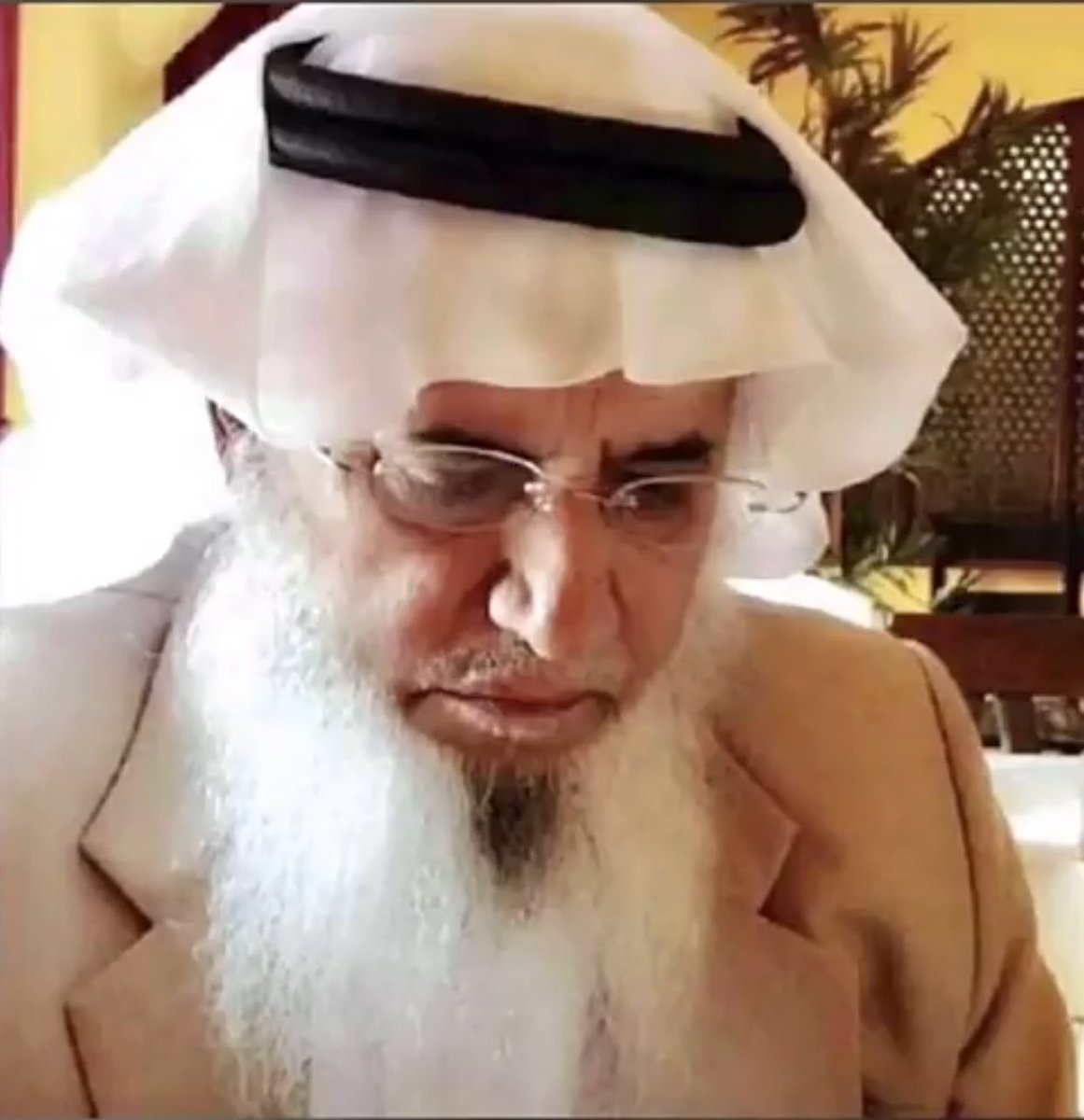 mahdifattat's tweet photo. #نجران_الآن 
#تعزية_ومواساة 
الى قبيلة #ال_منجم 
السلام عليكم ورحمة الله
اعزيكم واعزي نفسي في وفاة الحاج #راشد_محمد_ابن_عفيشة
اسأل الله ان يغفر له ويرحمه  
رحمة واسعه ويسكنه فسيح جناته 
انا لله وانا اليه راجعون https://t.co/T4pEo43d55