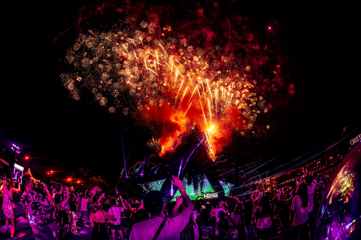 NEON Countdown tweet media