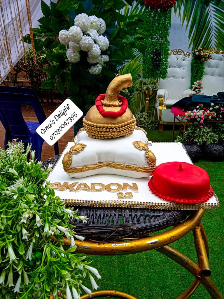 Oma_Delight's tweet image. Category: Traditional Wedding Cakes. Ember brides, good morning oooo, hope you all slept well.
Please Retweet 🙏🏻🙏🏻