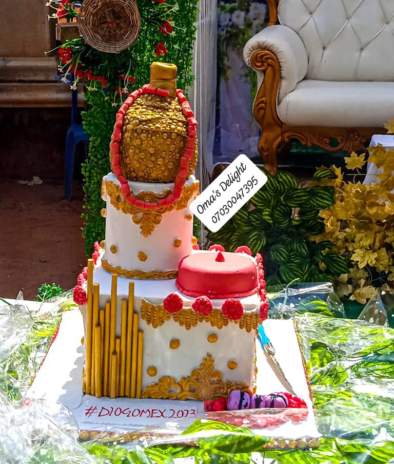 Oma_Delight's tweet image. Category: Traditional Wedding Cakes. Ember brides, good morning oooo, hope you all slept well.
Please Retweet 🙏🏻🙏🏻