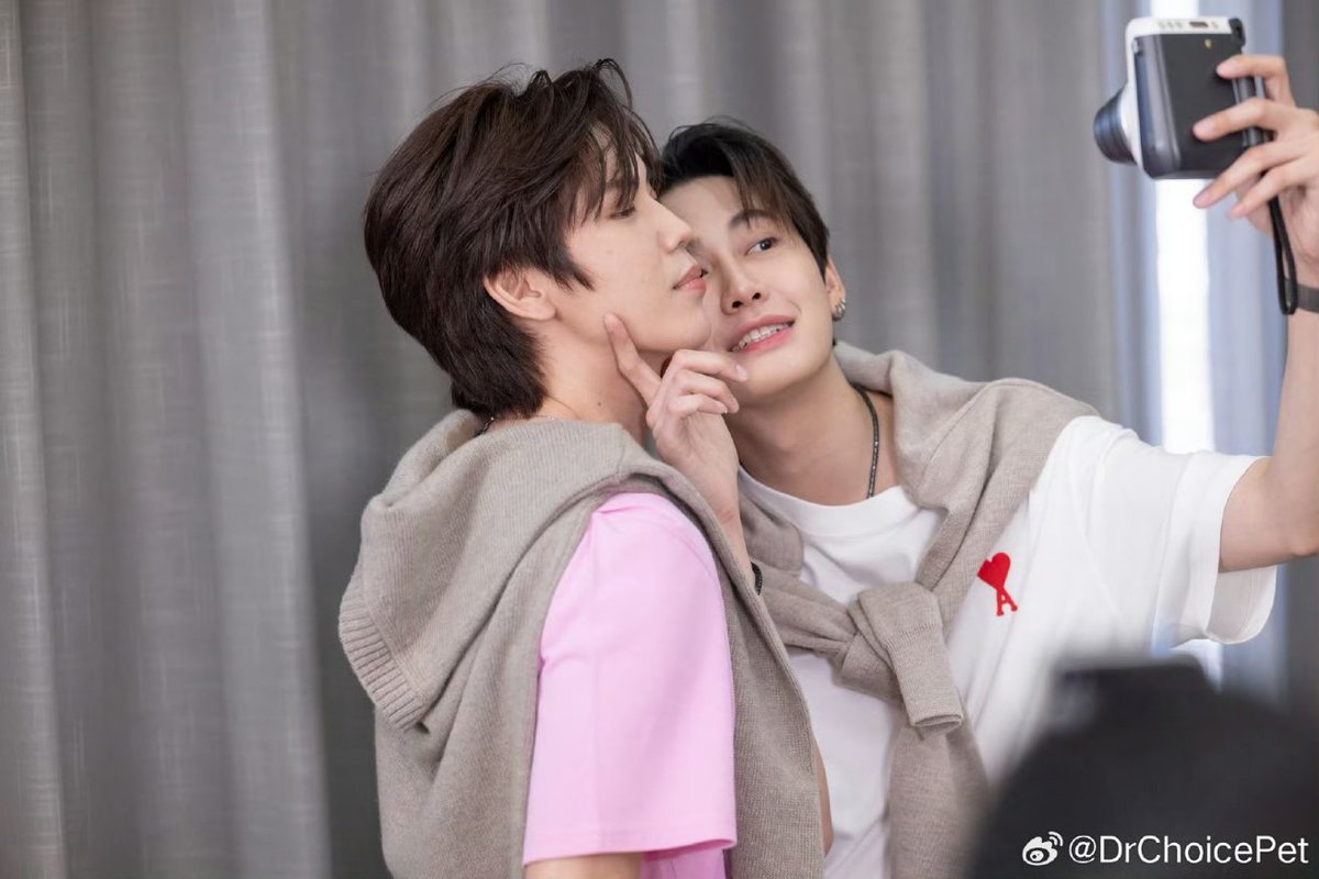 bb0un_official's tweet photo. 🗓️[27.08.2024] Weibo :  DrChoicePet

感受我们第二次精彩直播活动的氛围！
别错过欢乐时光——加入我们下次的直播录制吧！
🔥还有2周！！赢取加入第三次直播观众席的机会。
🐱如需国际运送帮助，请通过Facebook/Instagram私信“thonglorpetshop”，或在

#bb0un #บุ๋นเปรม
#DCxGiantPiccolo https://t.co/IM8Qe08vcv