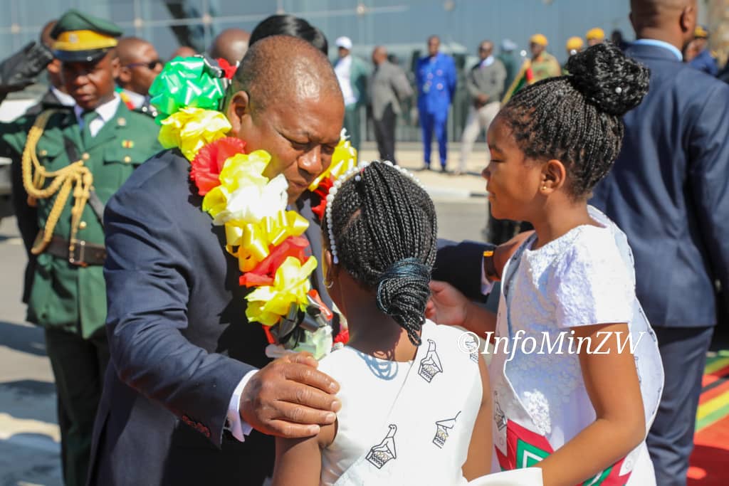 ThembaniNews's tweet photo. Mozambican President His Excellency Filipe Jacinto Nyusi has arrived at Robert Gabriel Mugabe International Airport for the  Official Opening of the 114th Edition of the Zimbabwe Agricultural Show. 

📸Ministry of Information https://t.co/FWRzYKs7DB