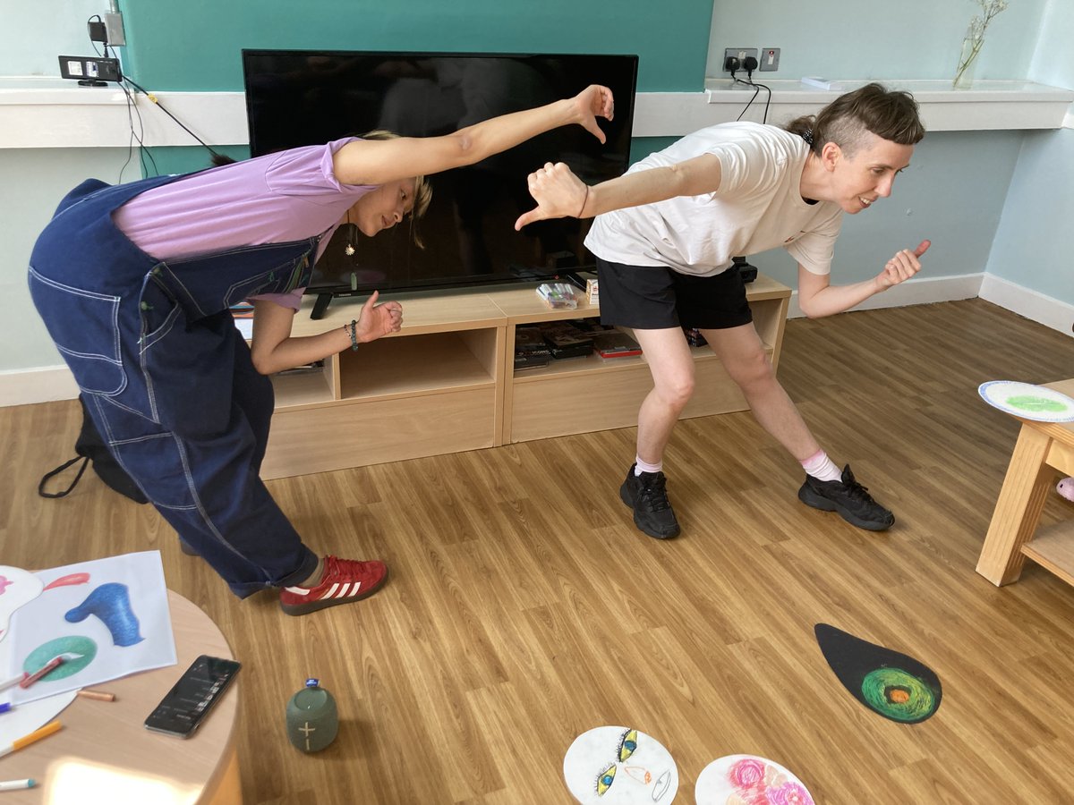 Bethlem_Gallery's tweet photo. Great photos from workshops led by Bethlem artist #JulesCunningham last week.
The workshops took place at the Lishman Unit and the National Psychosis Unit on site at Bethlem Royal Hospital @maudsleynhs.

#BethlemGallery #ArtistWorkshop #BethlemRoyalHospital @maudsleycharity https://t.co/gO45y0EfGy