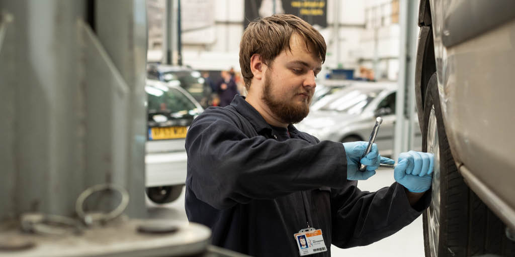 Explore Motor Vehicle courses at NHC 🚗

Motor Vehicle learner, Kieran said:

"There are great resources in the workshop with lots of tools &amp; equipment to help us learn whilst working on the selection of cars."

Explore Motor Vehicle courses at NHC 👇

ow.ly/vqHA50T4Lx5