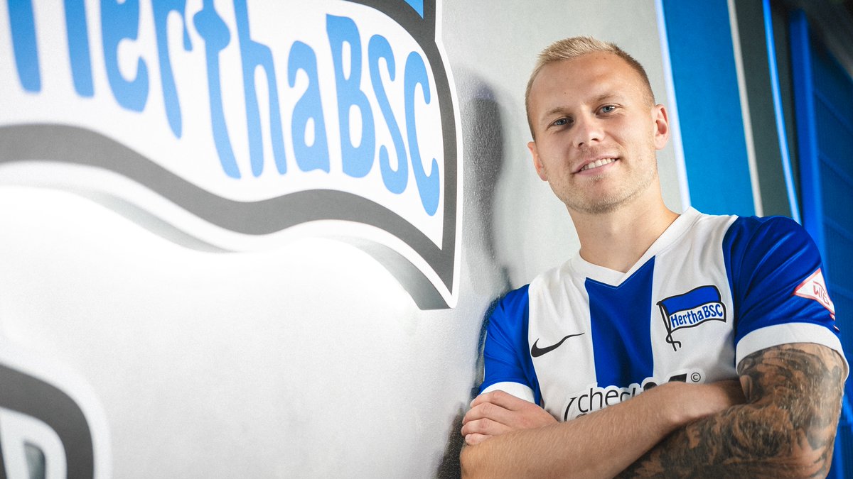 Jón Dagur #Thorsteinsson spielt ab sofort mit unserer Fahne auf der Brust! 🔵⚪️ Der 25-Jährige wechselt von <a href="/OHLeuven/">OH Leuven</a> an die Spree. Herzlich willkommen, Jón! 🫶

herthab.sc/Verpflichtung-… 👈

#HaHoHe