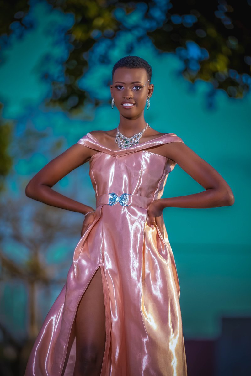 TeenzCrown's tweet image. 🌟 Elegance and style at St Julian High School’s prom! Dazzling dresses and radiant smiles – a night to remember! 💃✨
Subscribe to our YouTube for exclusive behind-the-scenes magic! 🎥✨

#TeenzCrownShow #StJulianHigh #PromMagic #Elegance #PromVibes #Uganda