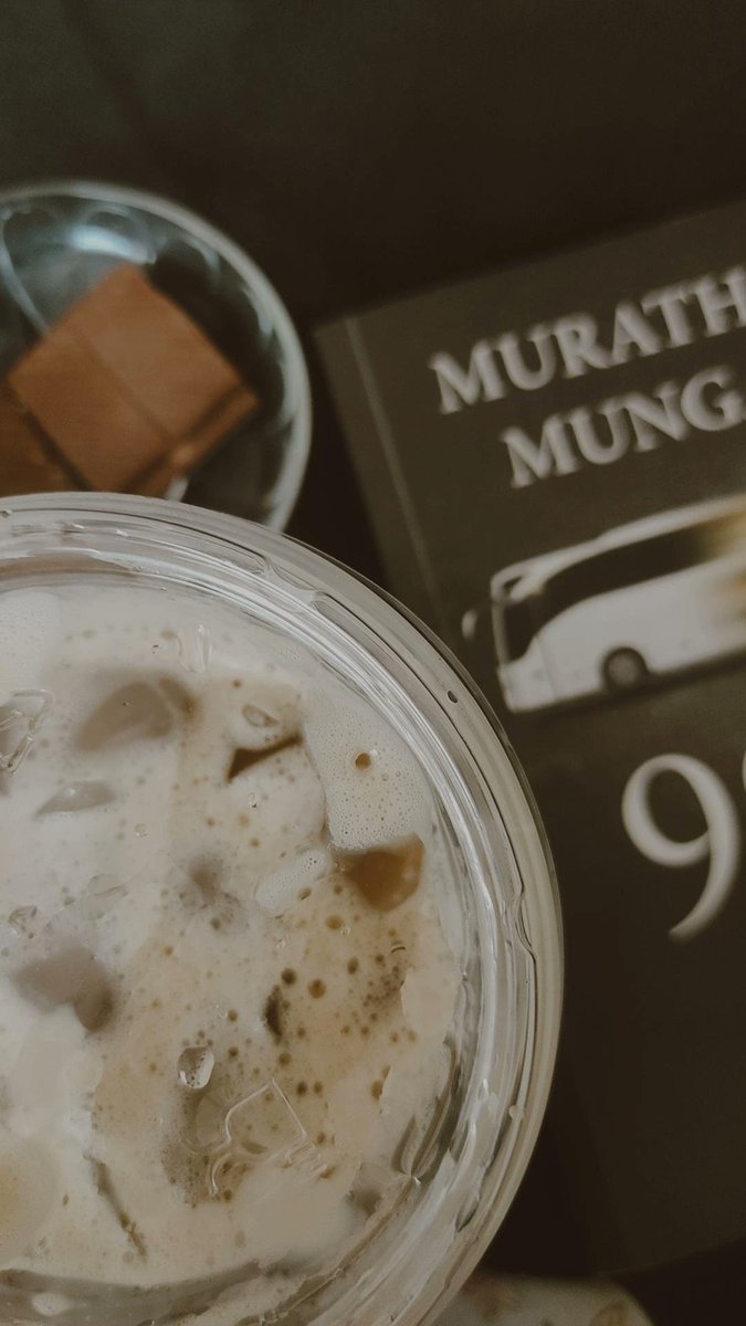 Kahve kitap ikilisi beni bu dünyada en mutlu eden şeyler🖤