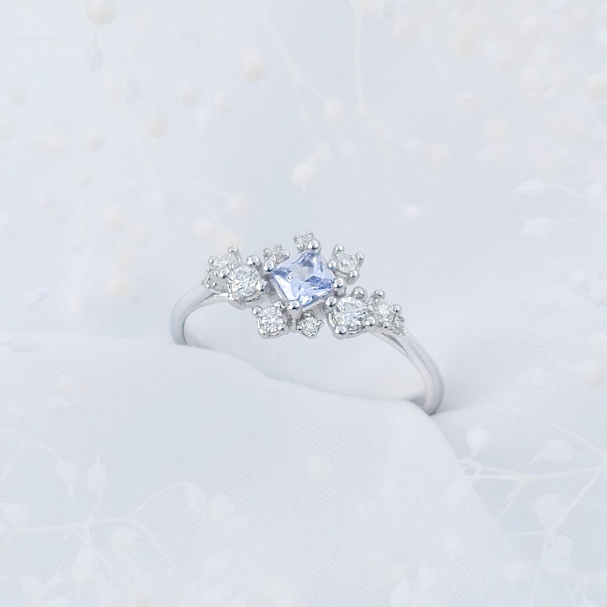 Eeleg_Jewelry's tweet image. #rt이벤트 #텀블벅
맑고 순수한 아름다움을 가진 &amp;lt;안개꽃 반지&amp;gt;
구경하러 오세요~😊😊(마음에 드시면 알림신청 부탁드려요😉)

🌨️눈처럼 새하얗고 맑고 순수한 안개꽃의 매력이 담긴 반지랍니다!!

펀딩 성공시 이 글 rt해주신 한분께 원하시는 반지or배민 3만원권 드려요!!

link.tumblbug.com/0KepChVIoMb