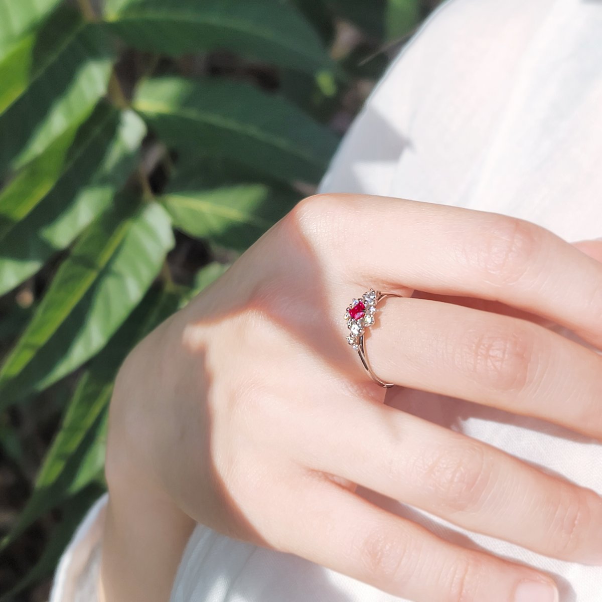 Eeleg_Jewelry's tweet image. #rt이벤트 #텀블벅
맑고 순수한 아름다움을 가진 &amp;lt;안개꽃 반지&amp;gt;
구경하러 오세요~😊😊(마음에 드시면 알림신청 부탁드려요😉)

🌨️눈처럼 새하얗고 맑고 순수한 안개꽃의 매력이 담긴 반지랍니다!!

펀딩 성공시 이 글 rt해주신 한분께 원하시는 반지or배민 3만원권 드려요!!

link.tumblbug.com/0KepChVIoMb