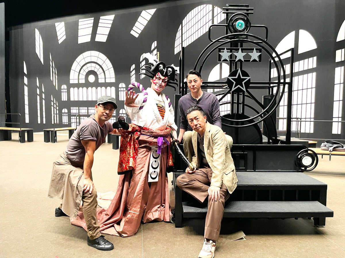 #星列車で行こう　
御園座で昨日大千穐楽を迎え、その旅に幕を下ろしました。

南座での初日から今日でちょうど1ヶ月。

ご来場、応援してくれた皆様に心から感謝を。携わった全ての皆さんに労いと再会を願って。

ブログを更新しましたよ。
長めなのでお時間がある時にでも。
ameblo.jp/matsumuraryuno…