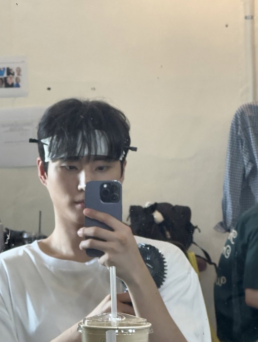 k_bbirong2's tweet photo. 🦊 바다는 보기만 해도, 소리를 듣기만 해도 시원해지는 것 같아요!!😎😎

🦊 전 땀이 터지는 순간부터 걷잡을 수 없이 주르륵 흘러내려요 ㅠㅠ 땀샘 막아!!😫😫 https://t.co/8OFyqJ0fhA