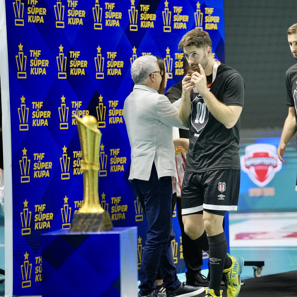 🏆🦅⚪️⚫️