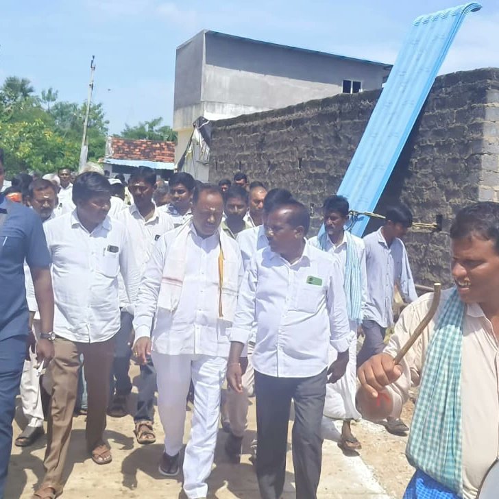 MLAGSRBHPL108's tweet photo. To day foundation stone of BUDDARAM village community hall building's 

Buddaram -Ramannagudem Thanda BT road works foundation stone 

#Devalpment 
#Mlabhpl https://t.co/e85PKf9o6a